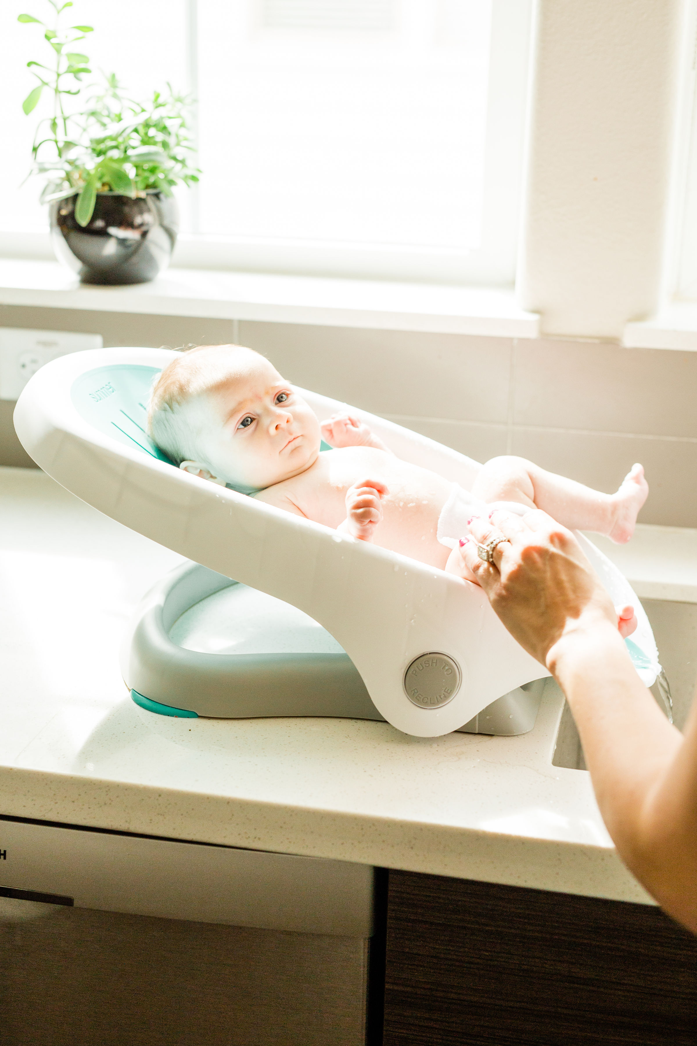Quick-Dry Material Summer Clean Rinse Baby Bather in Bath Tub or in Sink Bath Support for Use on The Counter Bather Has 3 Reclining Positions and Soft from Birth Until Sitting Up Pink 